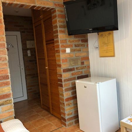 Hotel Autoscsarda Es Panzio Makó Exterior foto