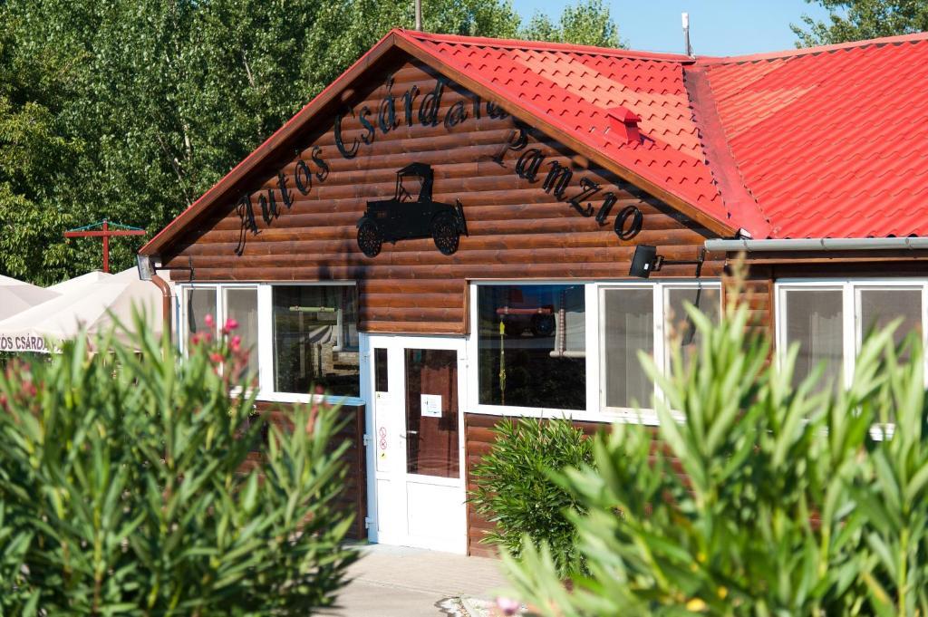 Hotel Autoscsarda Es Panzio Makó Exterior foto